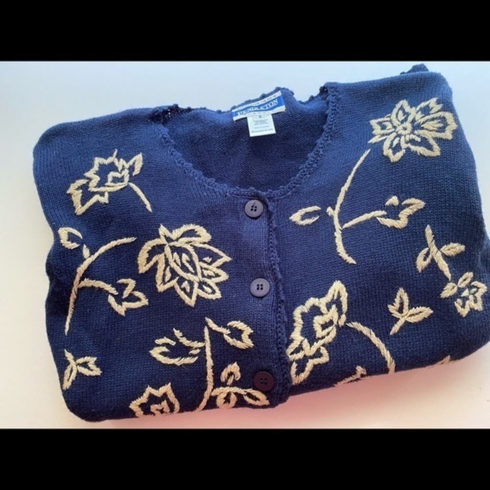 Pendleton Women’s Embroidered‎ Floral Blue Cardigan Sweater Size Small - Picture 6 of 9
